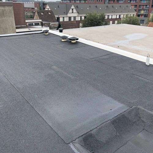 Een nieuw bitumen dak in Voorschoten