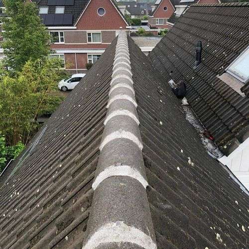 Dakinspectie Voorschoten aan de nokvorsten